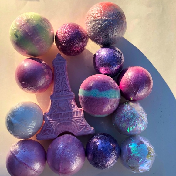 14 loose bath bombs